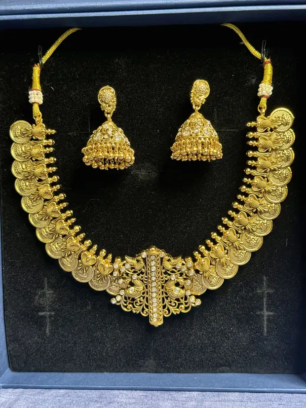 Coin necklace set